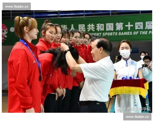 职业橄榄球赛激烈对决明星球员齐聚一堂呈现巅峰竞技盛宴 - 副本 (3)